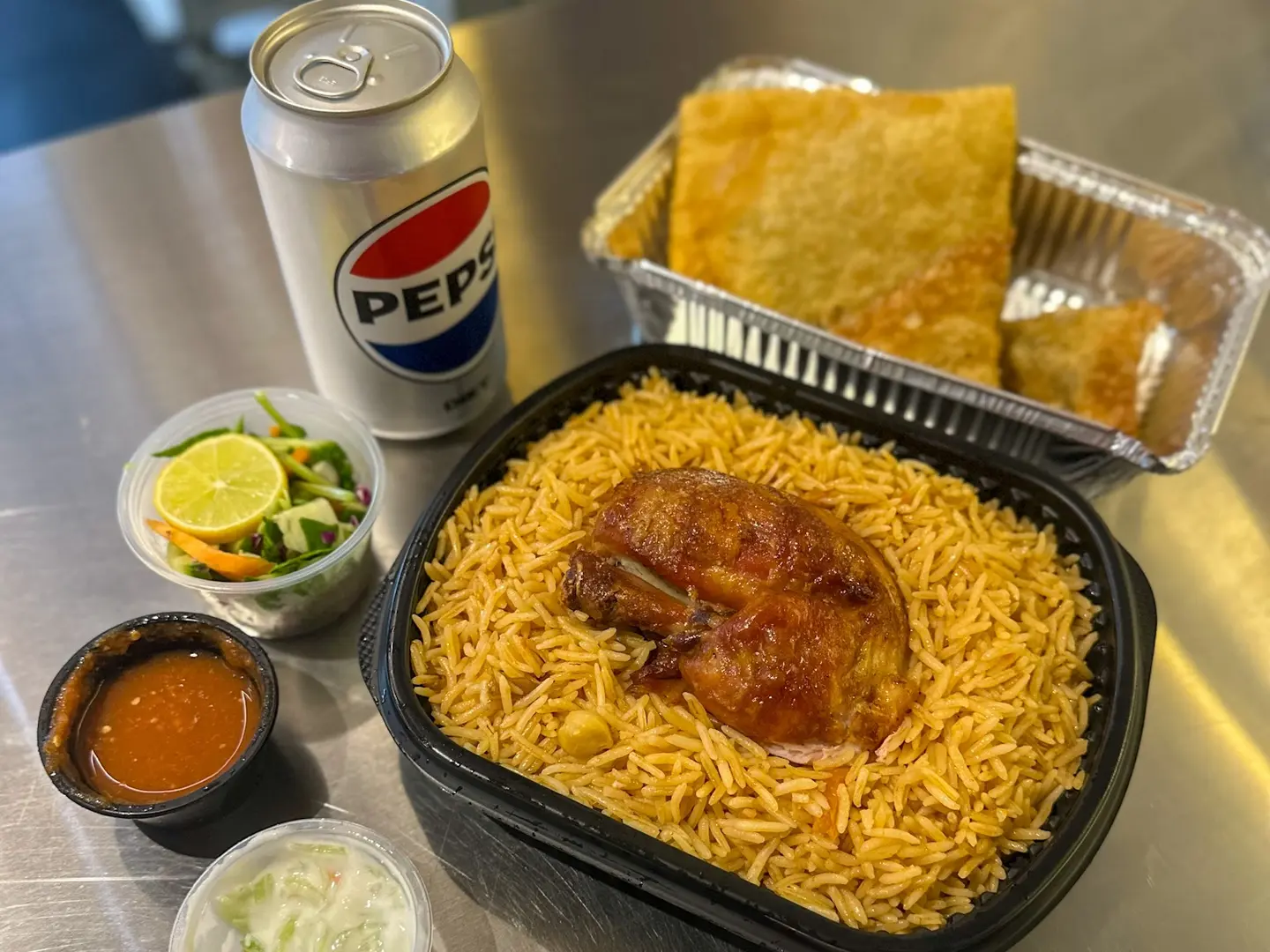 وجبة ربع دجاج شواية