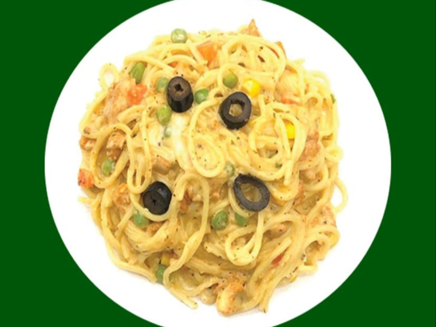 White Spaghetti Pasta With Chicken Slice