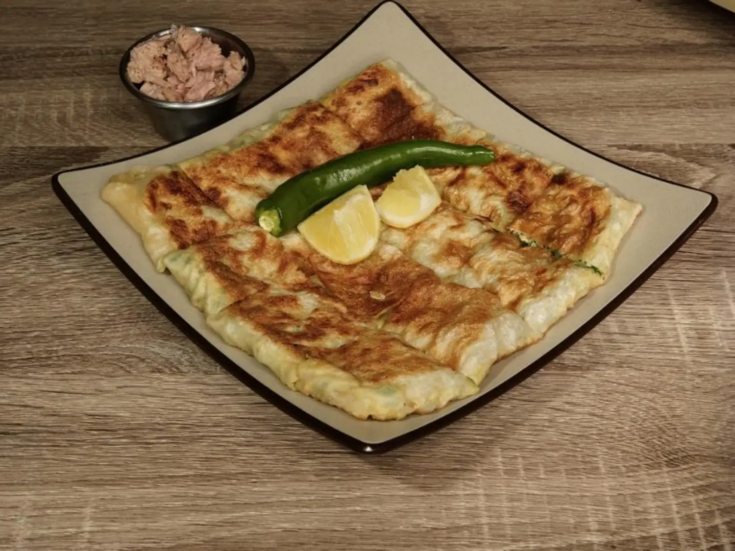 مطبق تونه