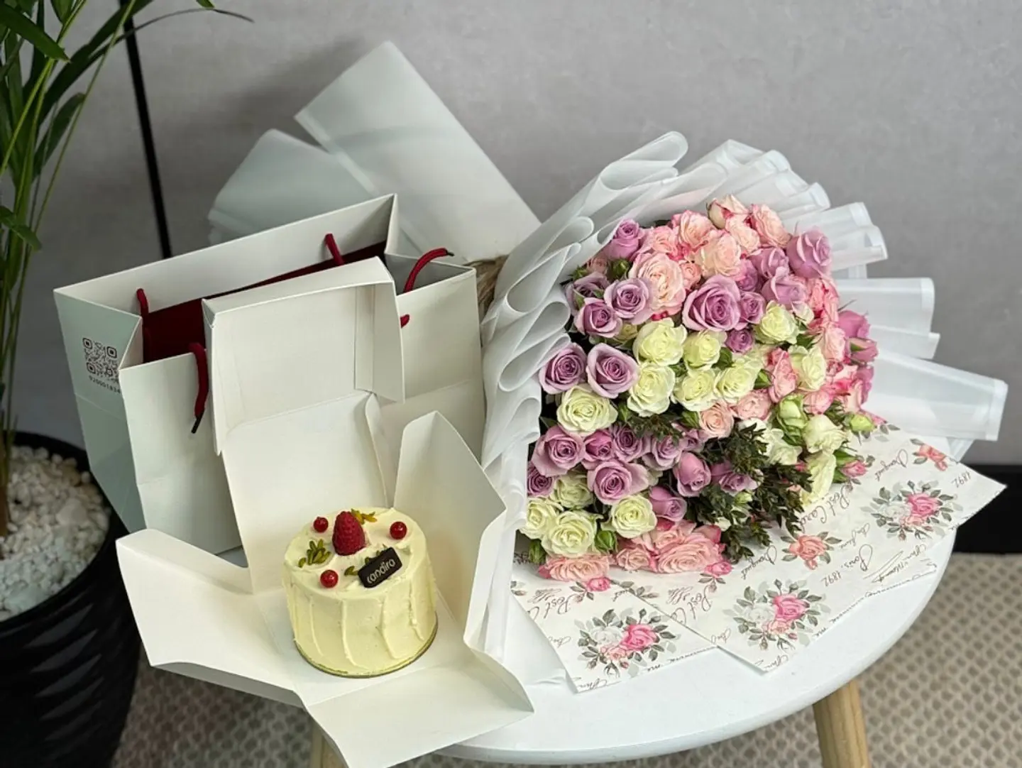Floral Bouquet With Cake