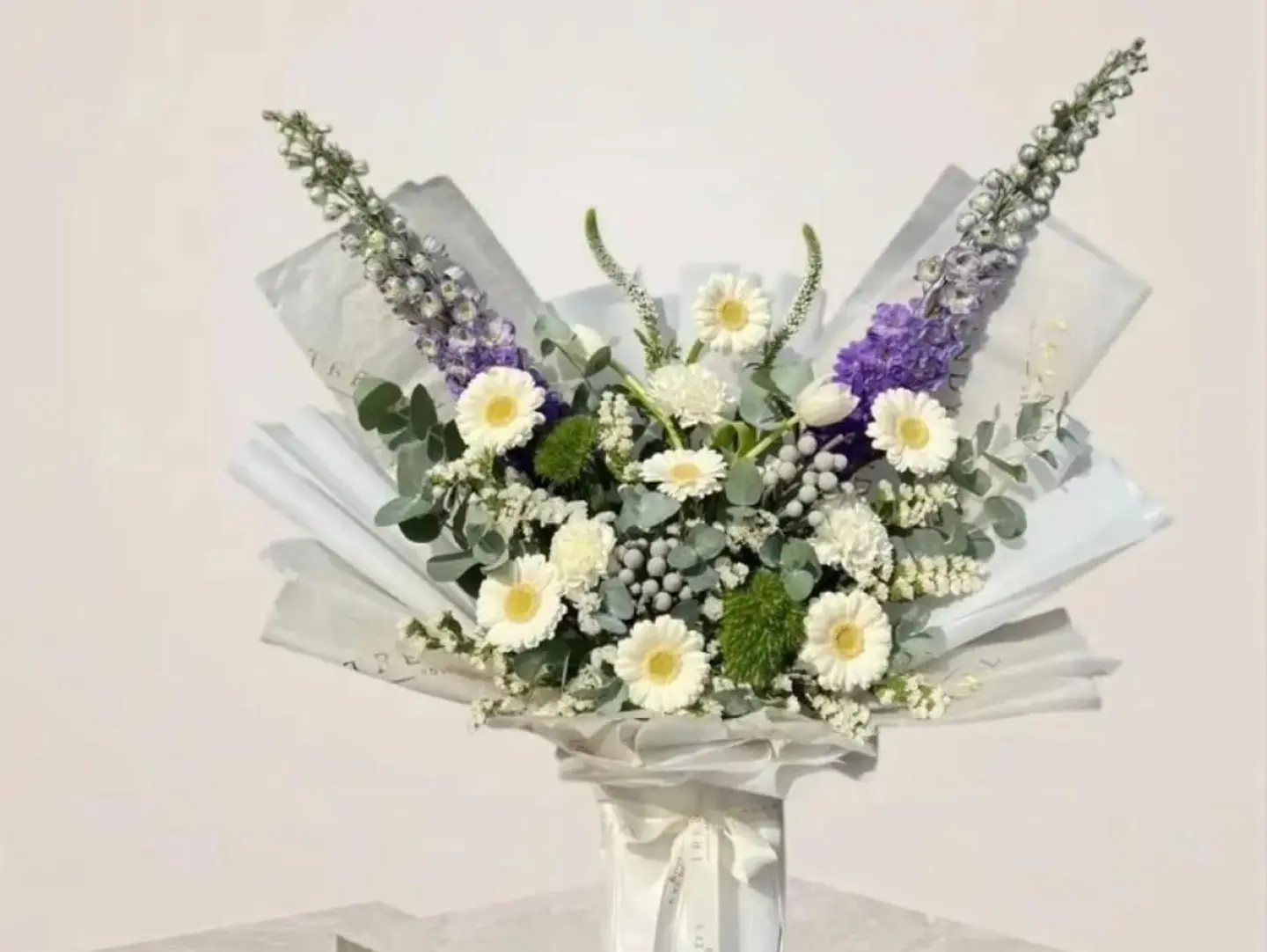A Bouquet Of Lavender And Gerbera Fragrance