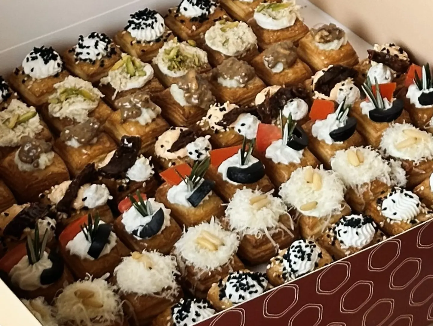 بوكس اربعة وعشرين حبة ميني باتيس