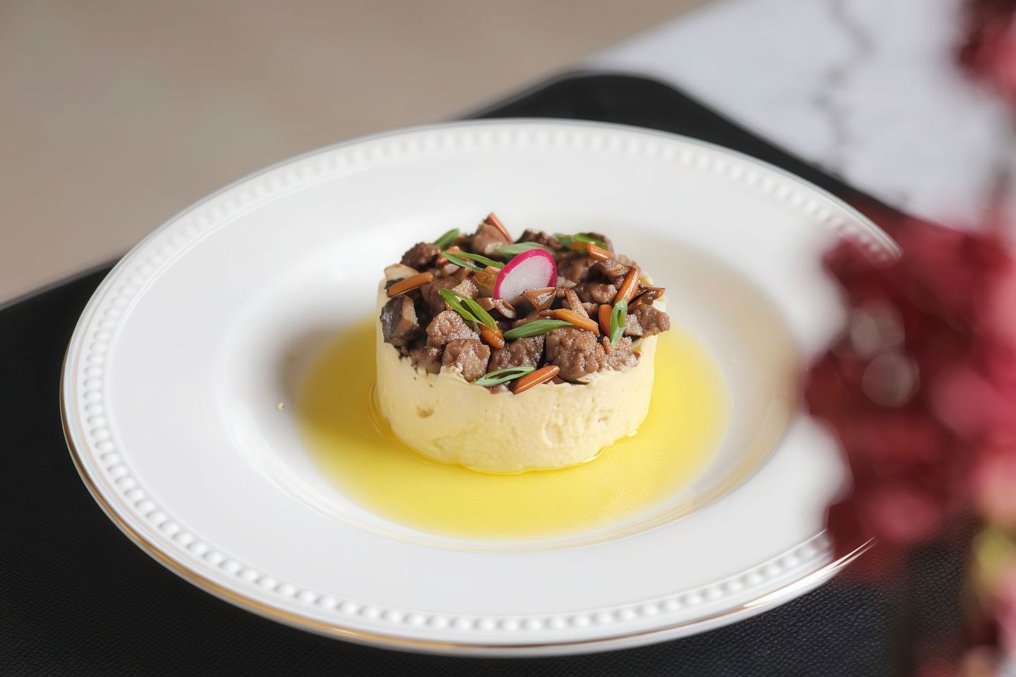 Hummus With Meat