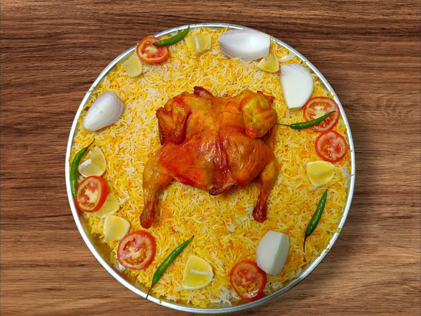مندي دجاج كامل مع أرز