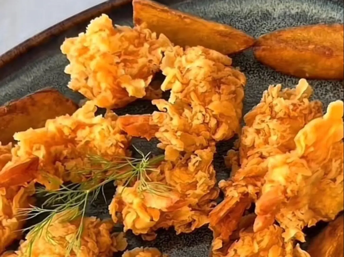 روبيان مقلي مع البطاطس