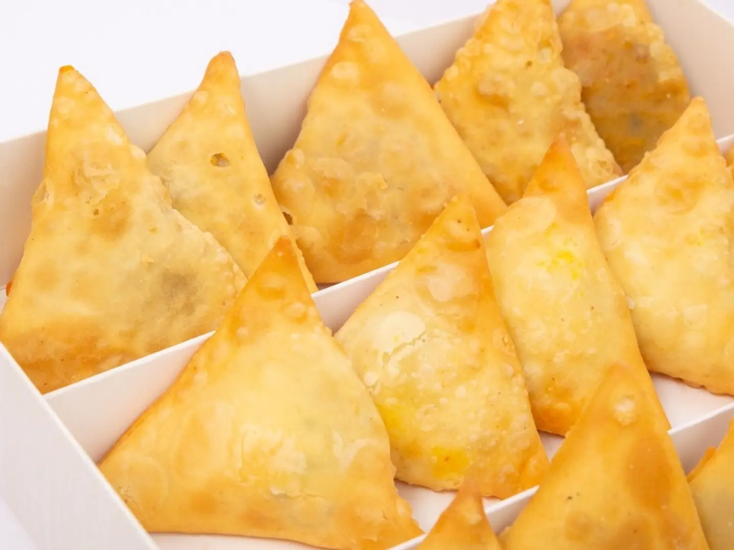 علبة سمبوسة 24 قطعة