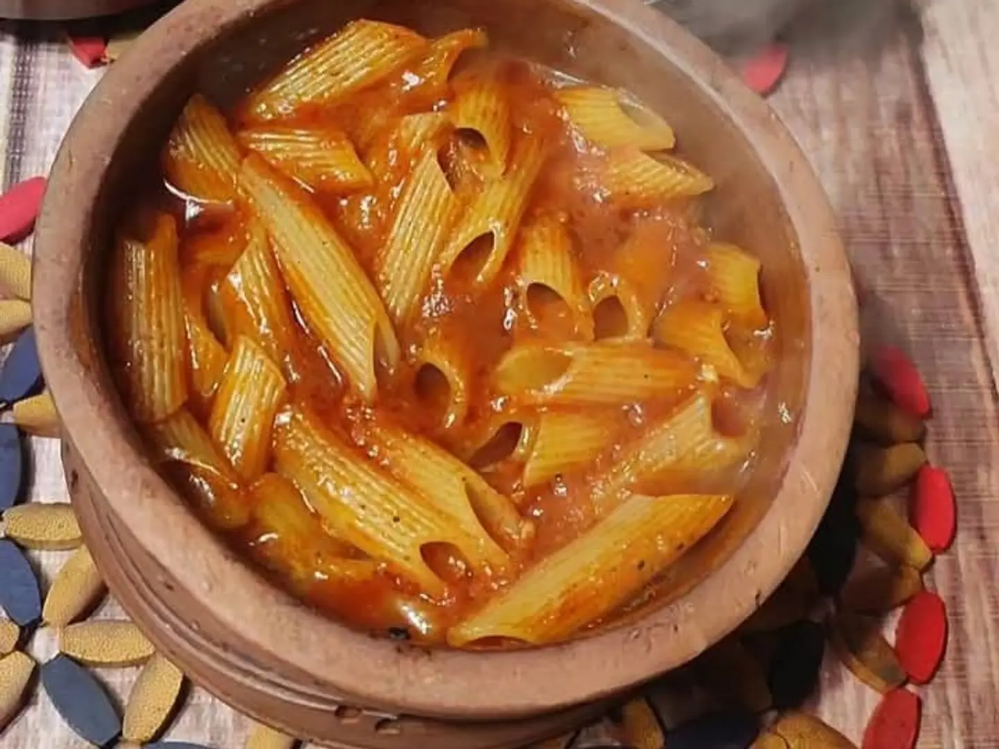 مكرونه صوص احمر