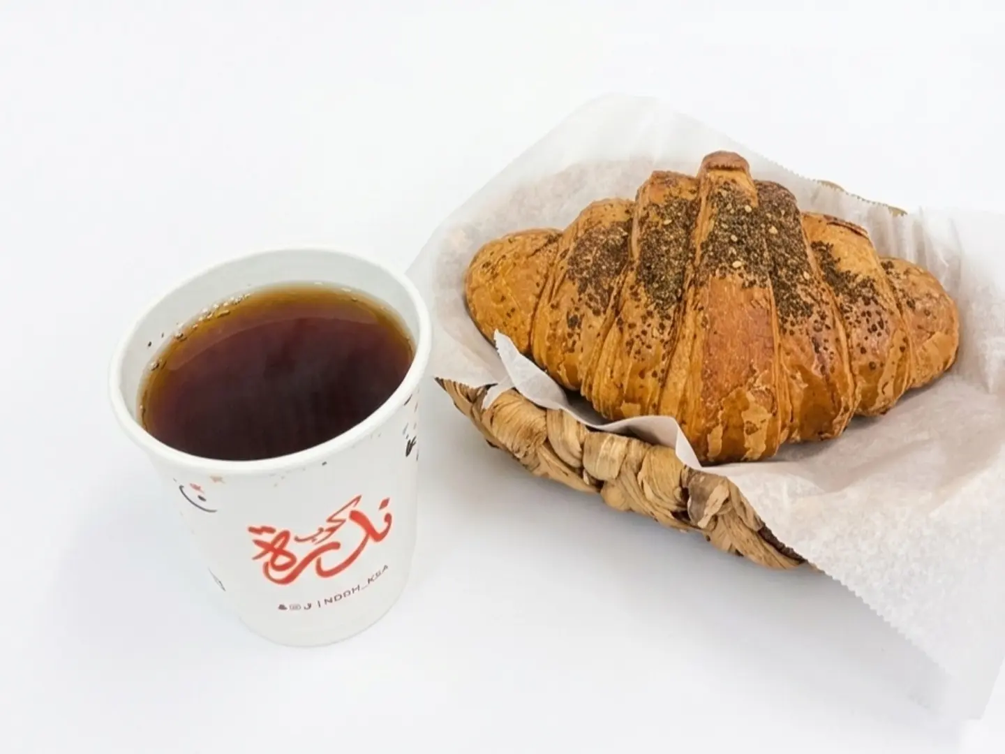 كراسون جبن و كوب شاي ندرة