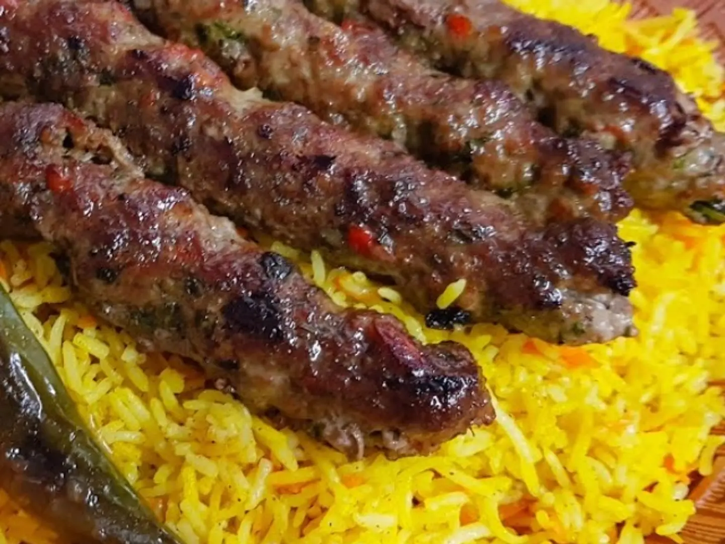 شيش طاووق مع الرز - نفر