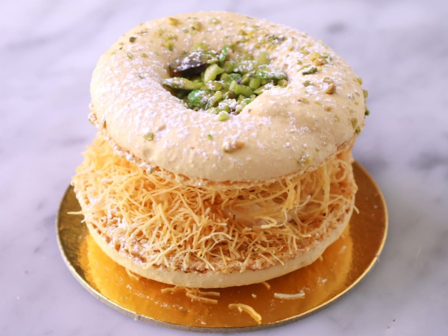 Macaroon Cake Kunafa