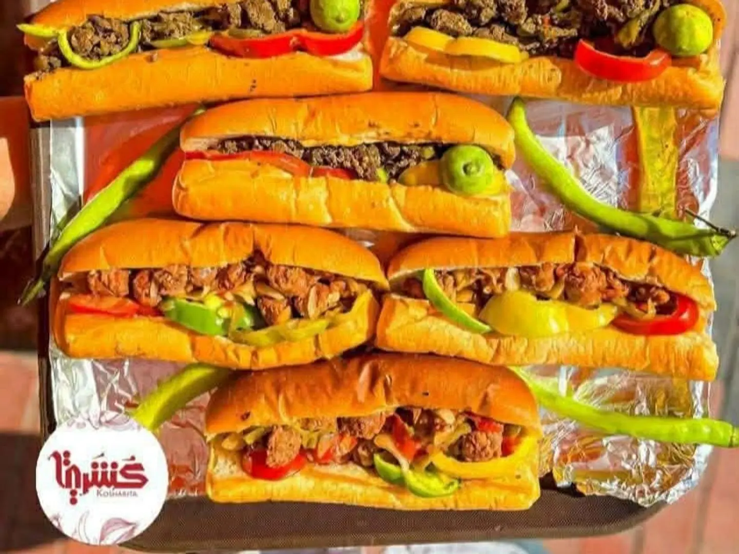 عرض ساندوتش جامبو من اختيارك مع 1عصير 1ماء 1شربه عدس 1تمر