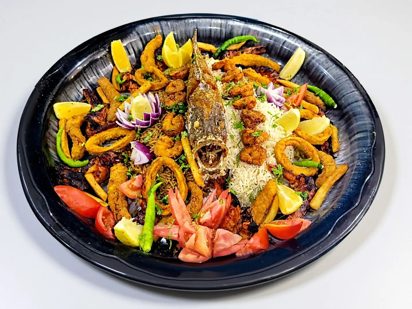 صحن الأصدقاء  3 إلى 4 أفراد