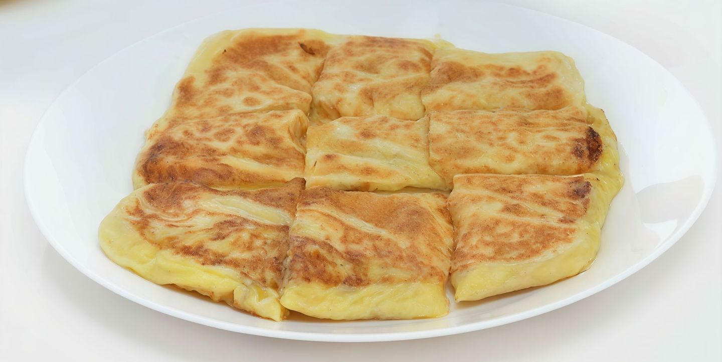 Mixed Mutabbak With Cream And Banana