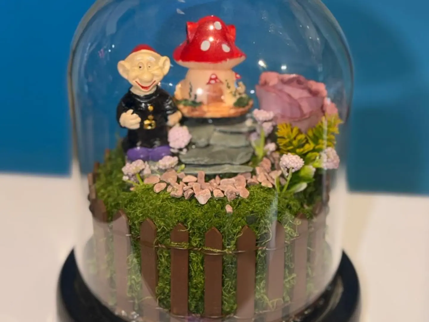 Luminous Dwarfs Garden Terrarium Vase