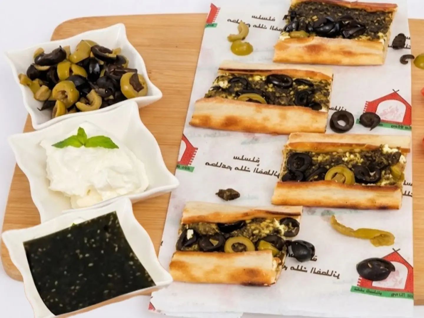 لبنه بالزيتون و الزعتر