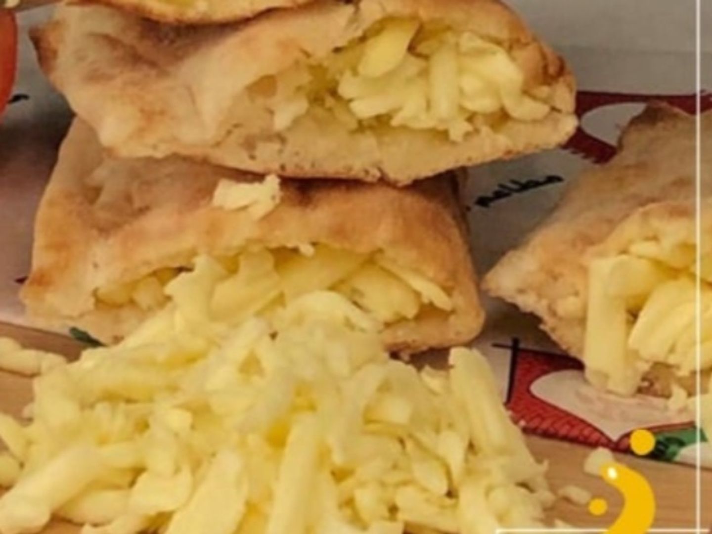 Manakesh With White Cheese