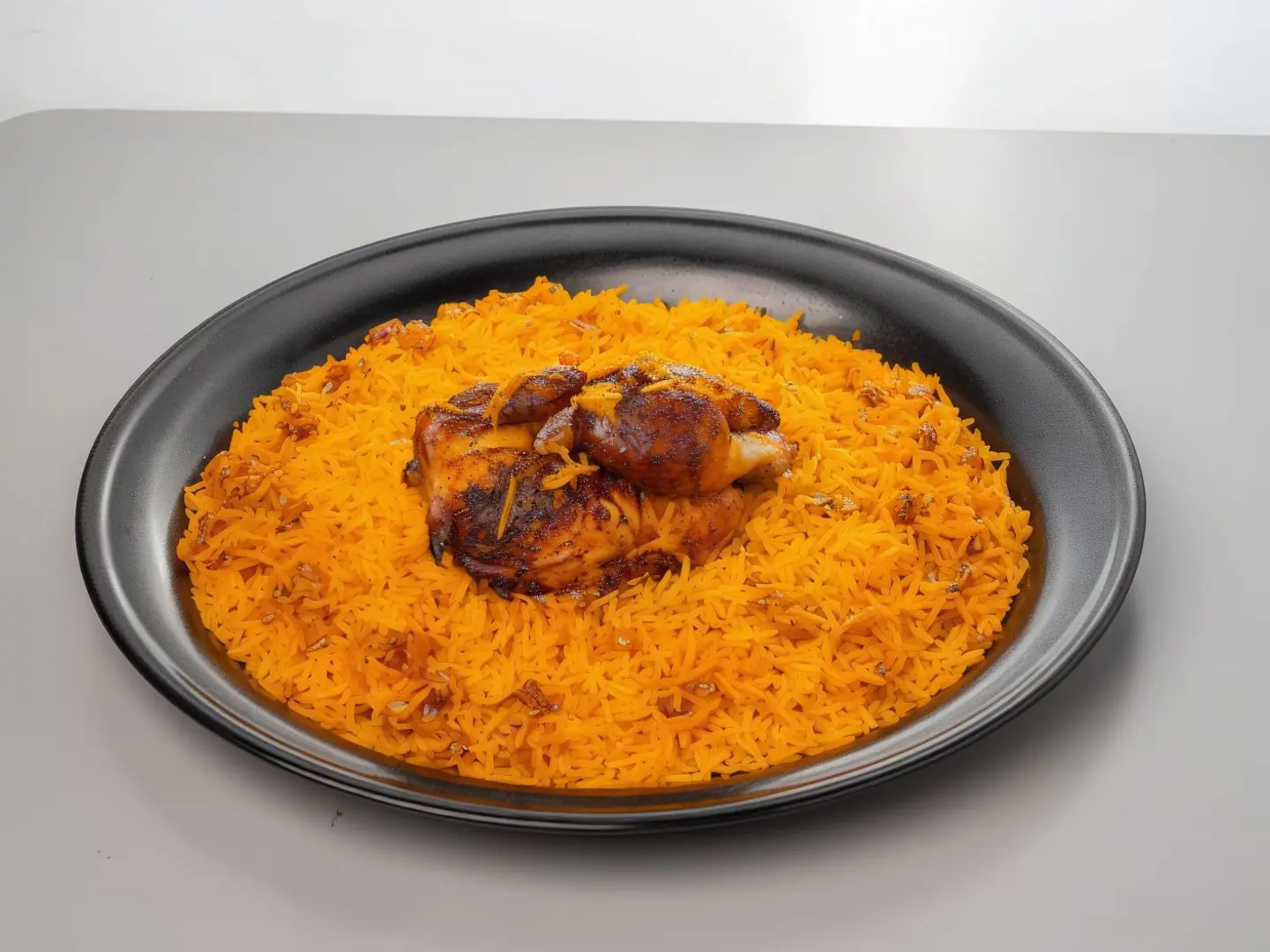 نصف دجاج شواية على الحطب مع أرز بخاري