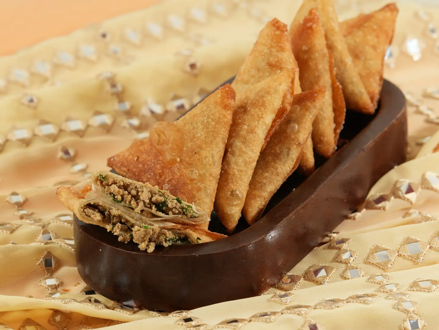 سمبوسة لحم 16 قطع