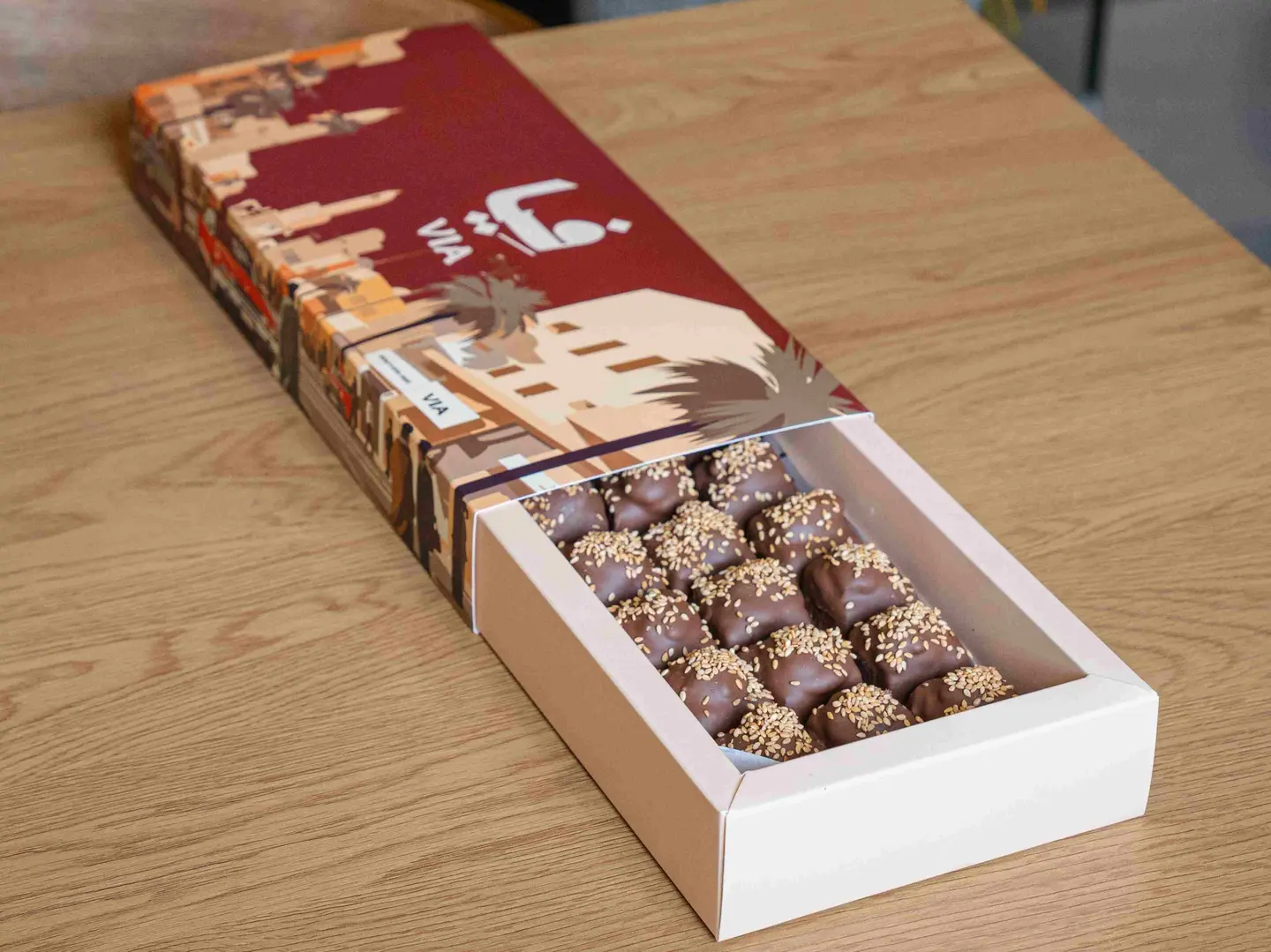 بوكس برواني - 24 قطعة، داخل بوكس بتصميم فريد للجمعات، المناسبات الرسمية