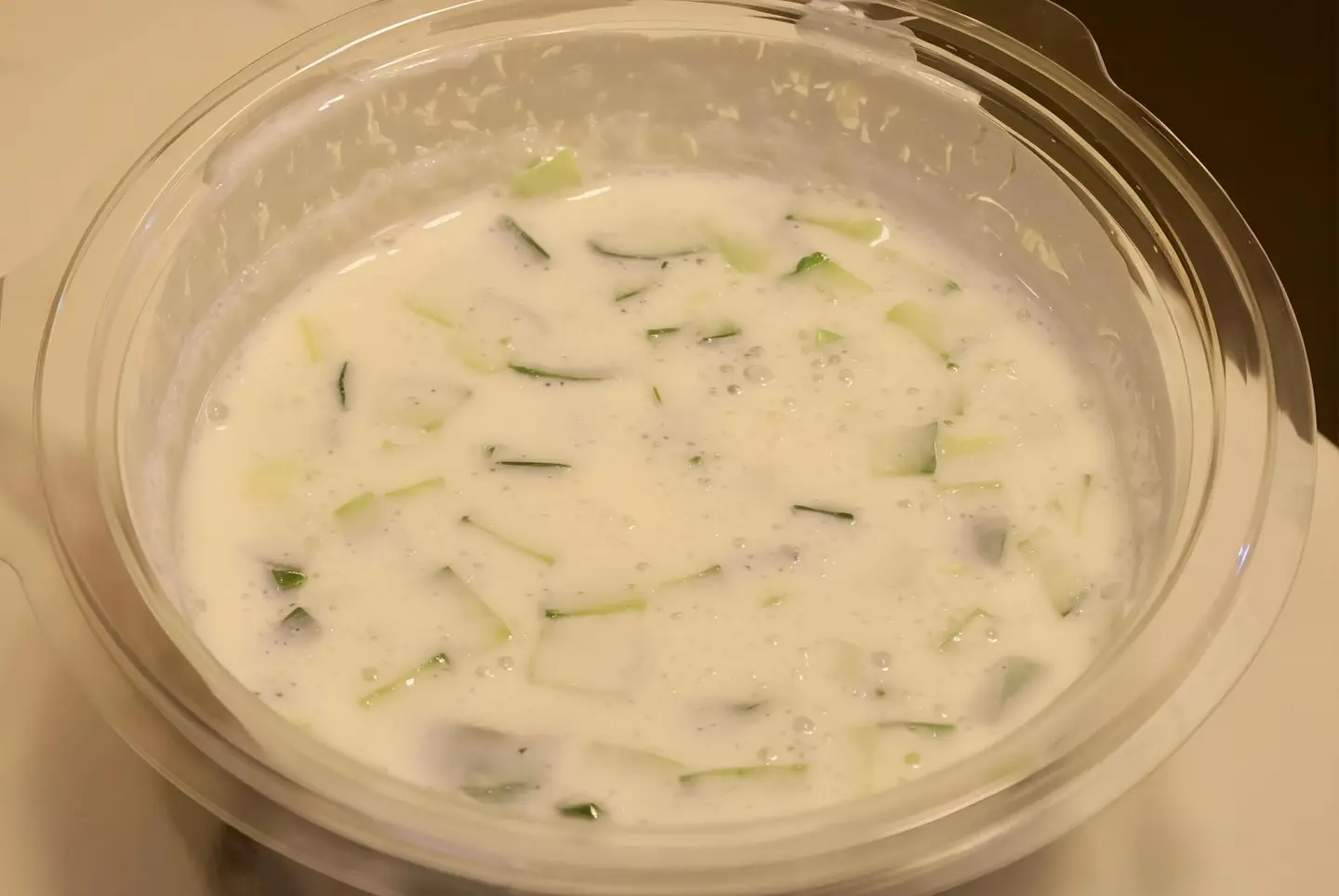 سلطة زبادي وخيار