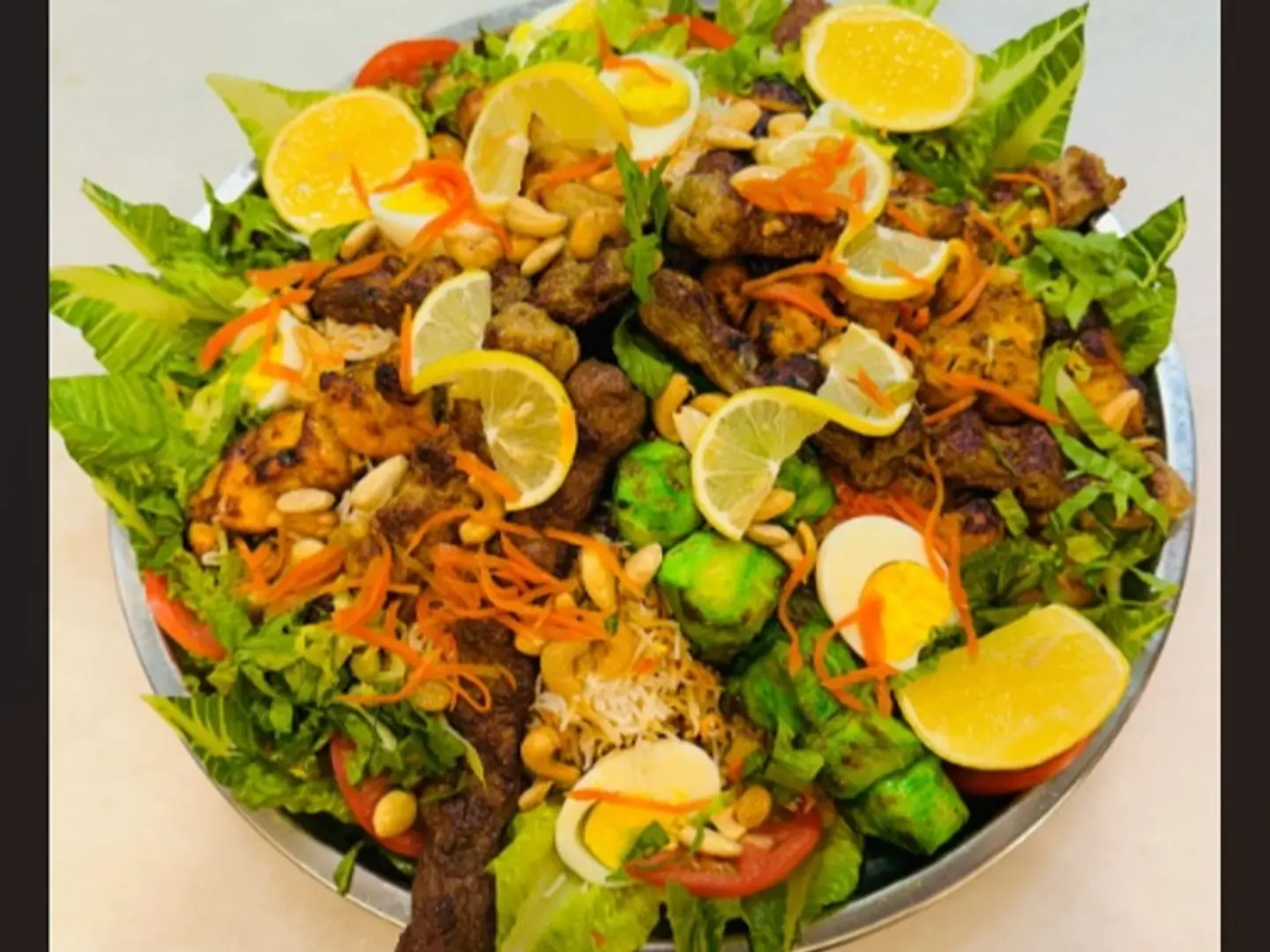 طبق مشاوي مع أرز برياني (لـ 4 أشخاص)