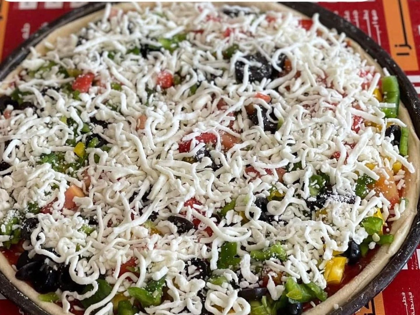 بيتزا لحم وسط