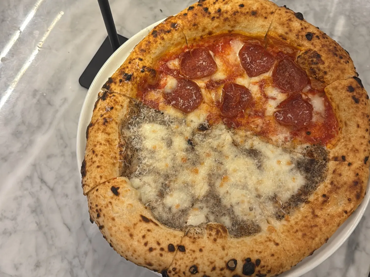 بيتزا نصفين