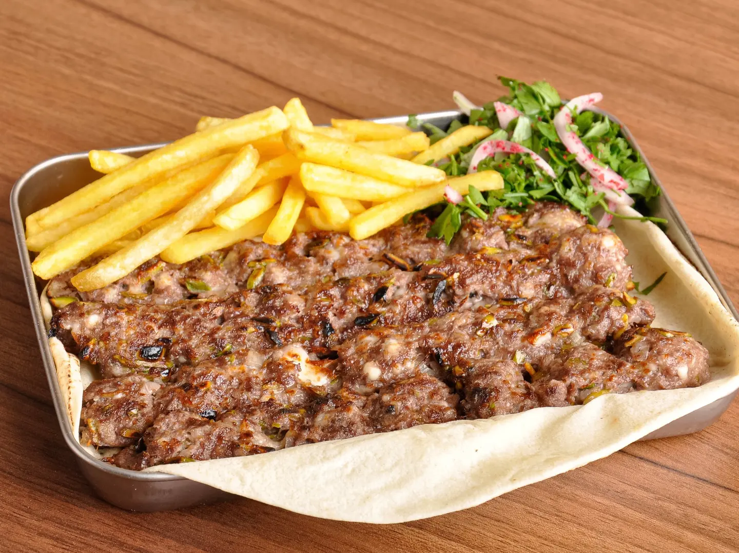 صحن كباب بالفستق
