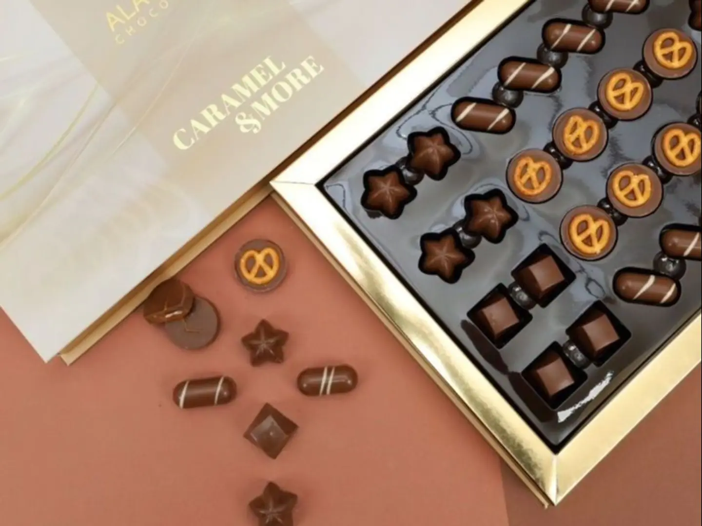 كراميل اند مور شوكلت - الاصاله