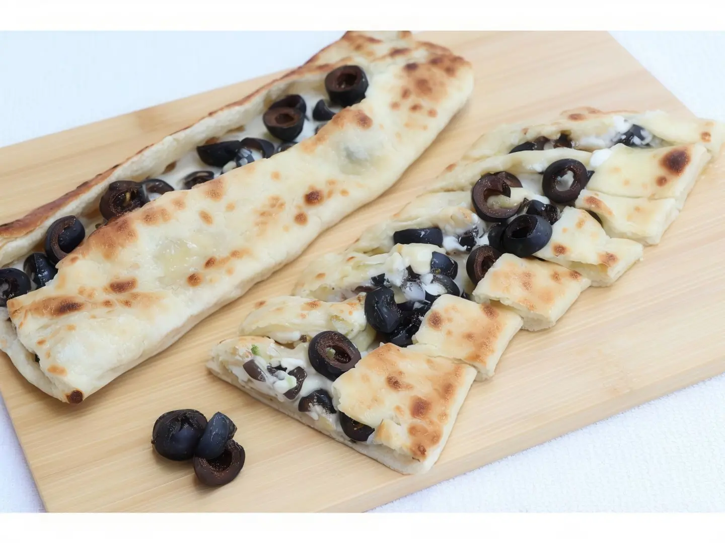 فطيرة لبنة بالزيتون