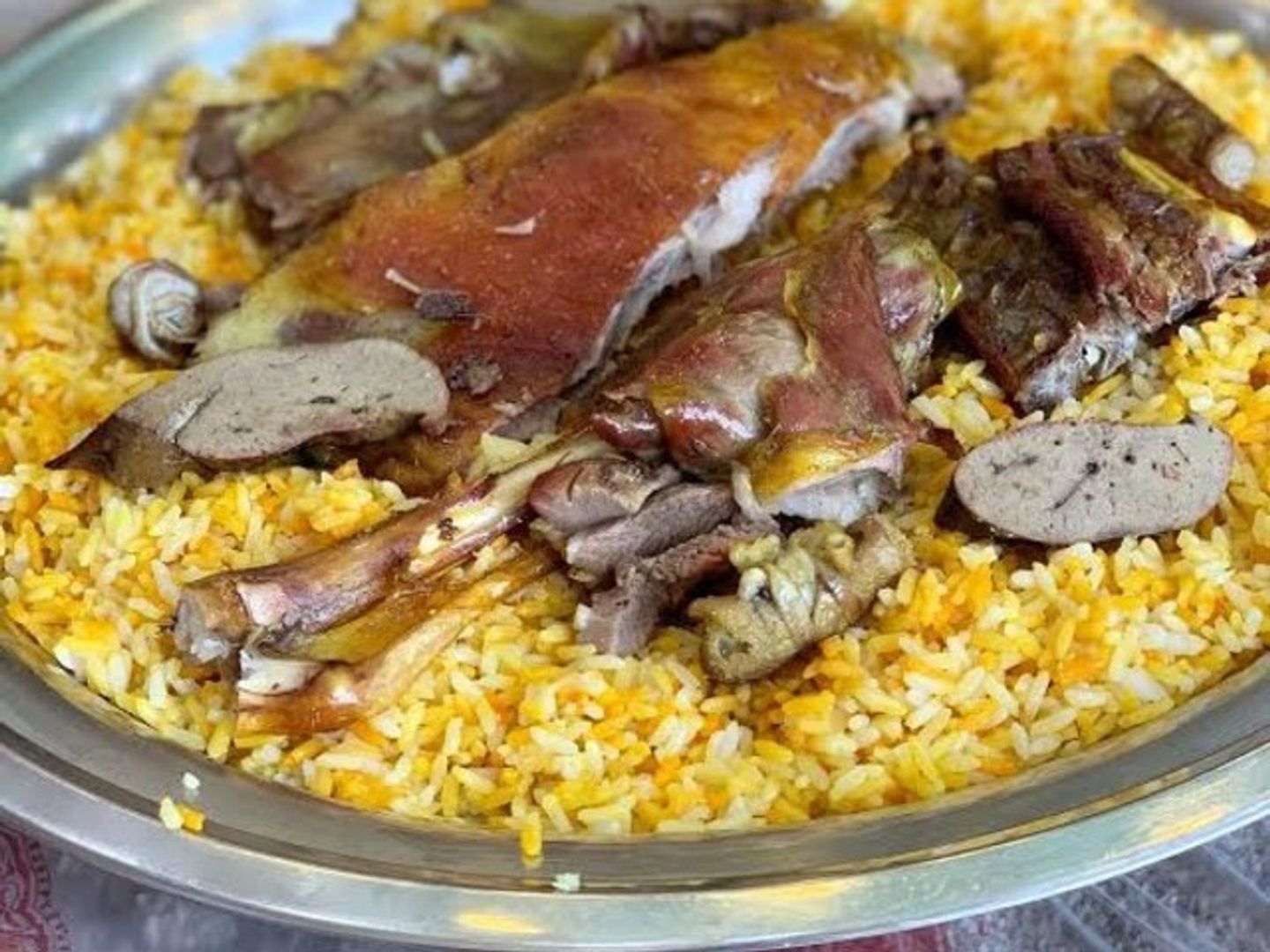 نفر لحم مندي مع رز مندي