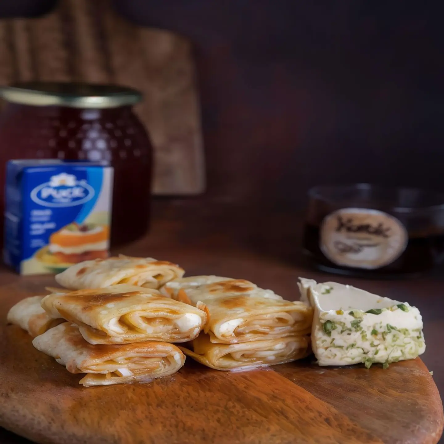 جباتي جبنة و حلاوة