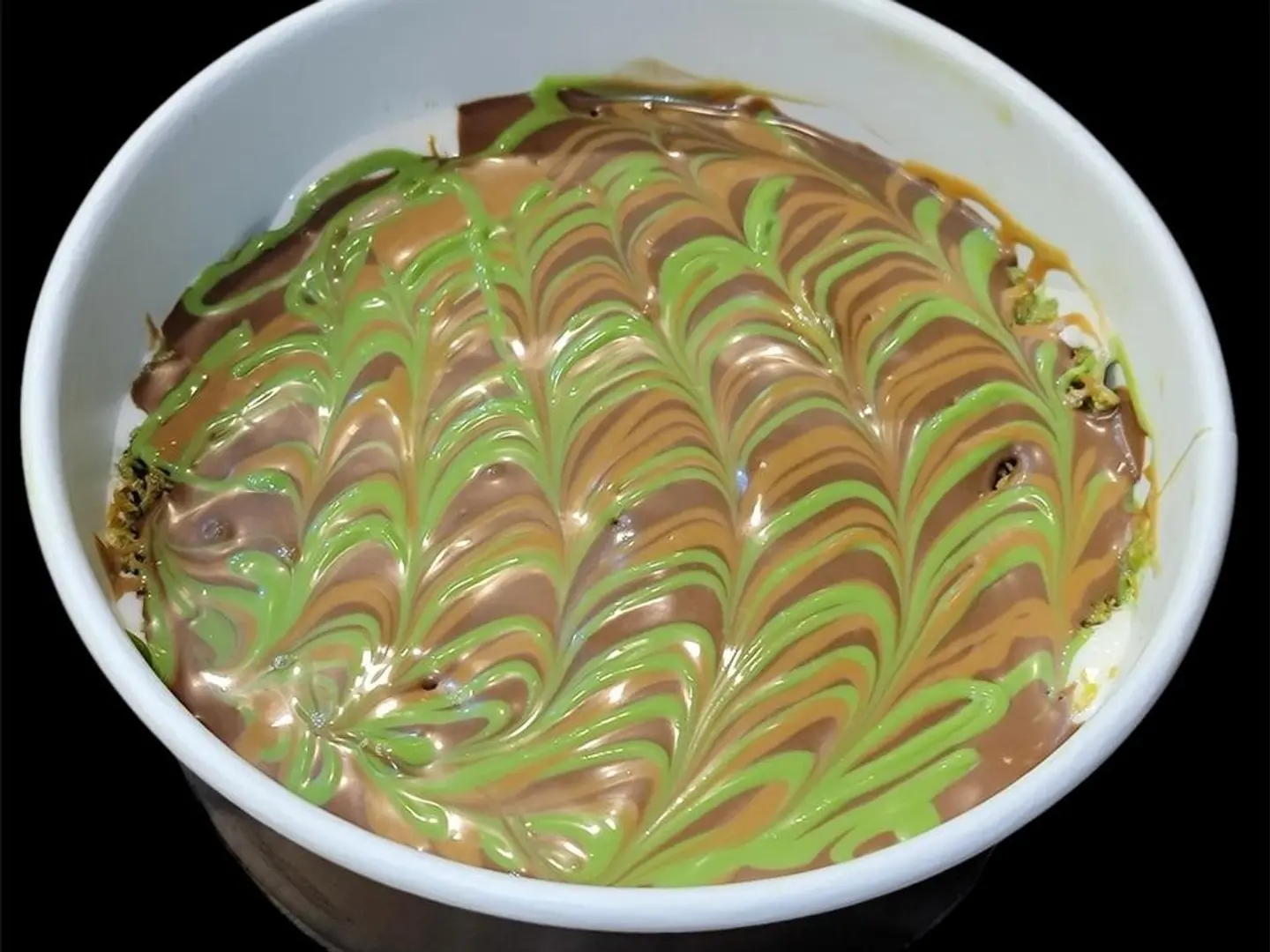 كنافه بووم مشكل صوص نيوتيلا وبستاشيو