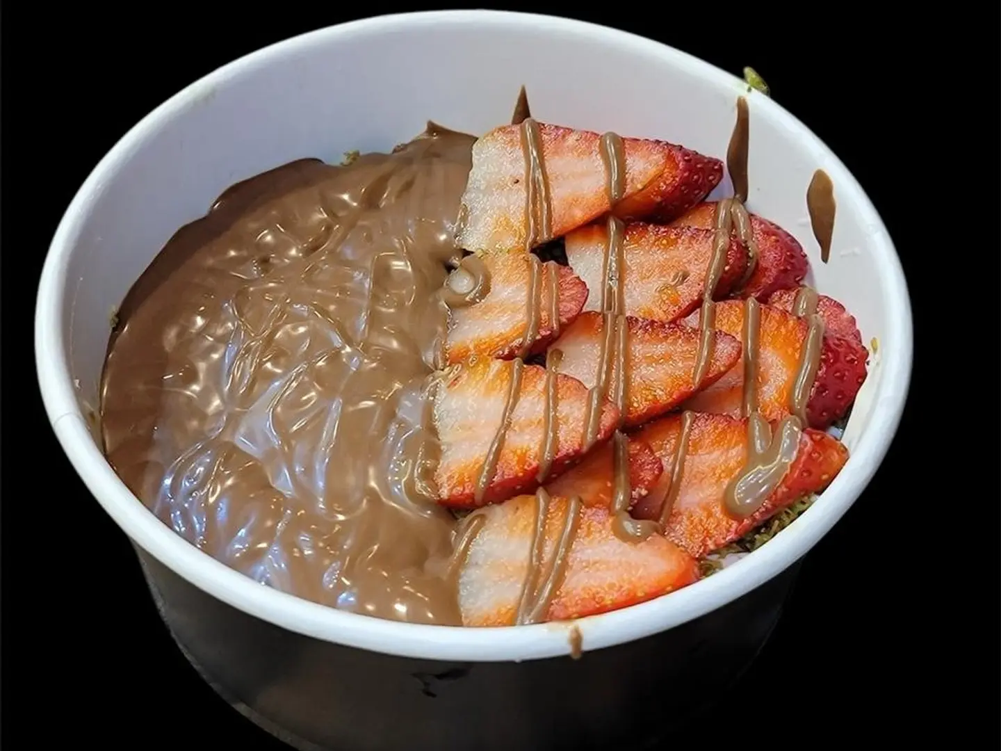 كنافه بووم نيوتيلا مع فراوله