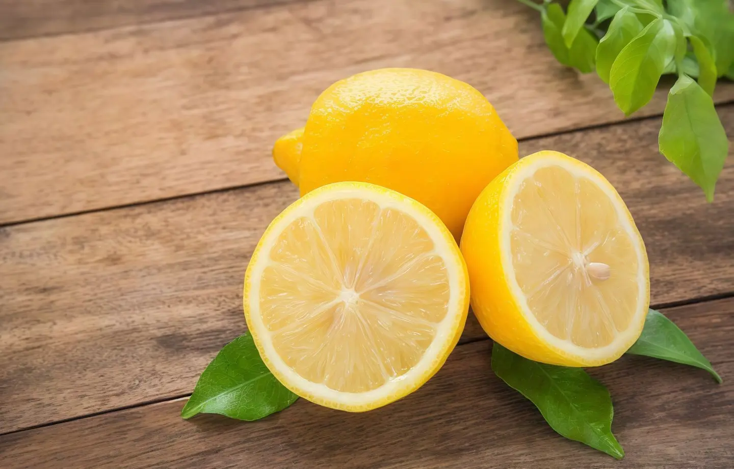 Garlic And Lemon Pieces