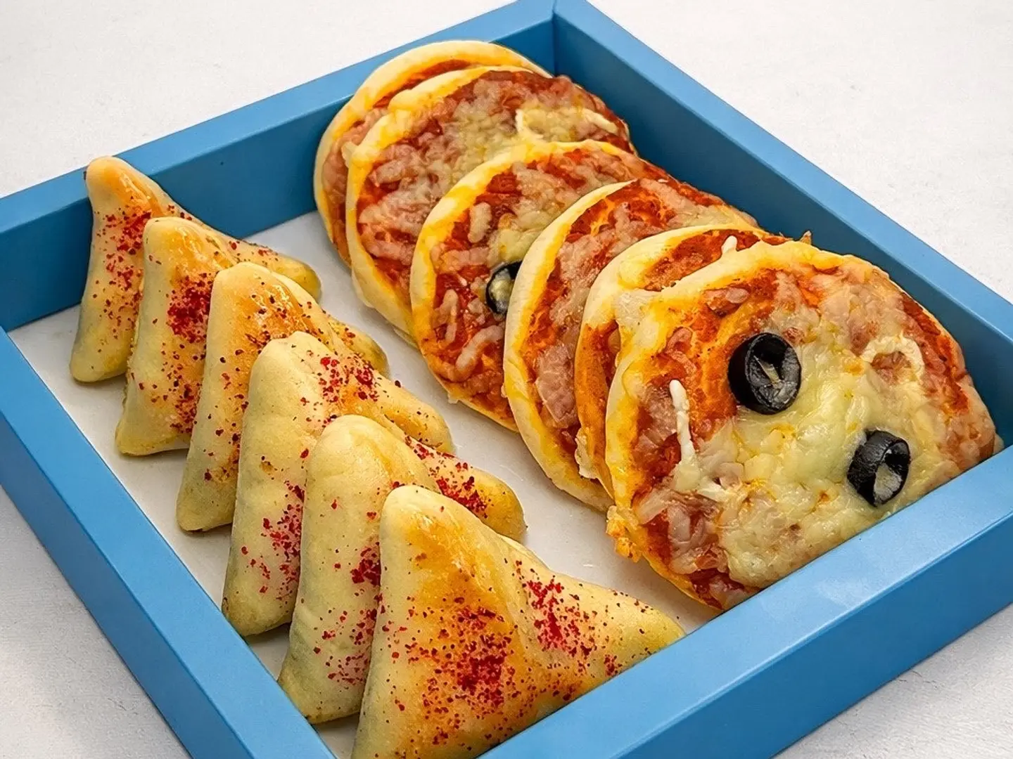 Spinach And Pizza Box   6 Pizzas & 6 Spinach Pastries