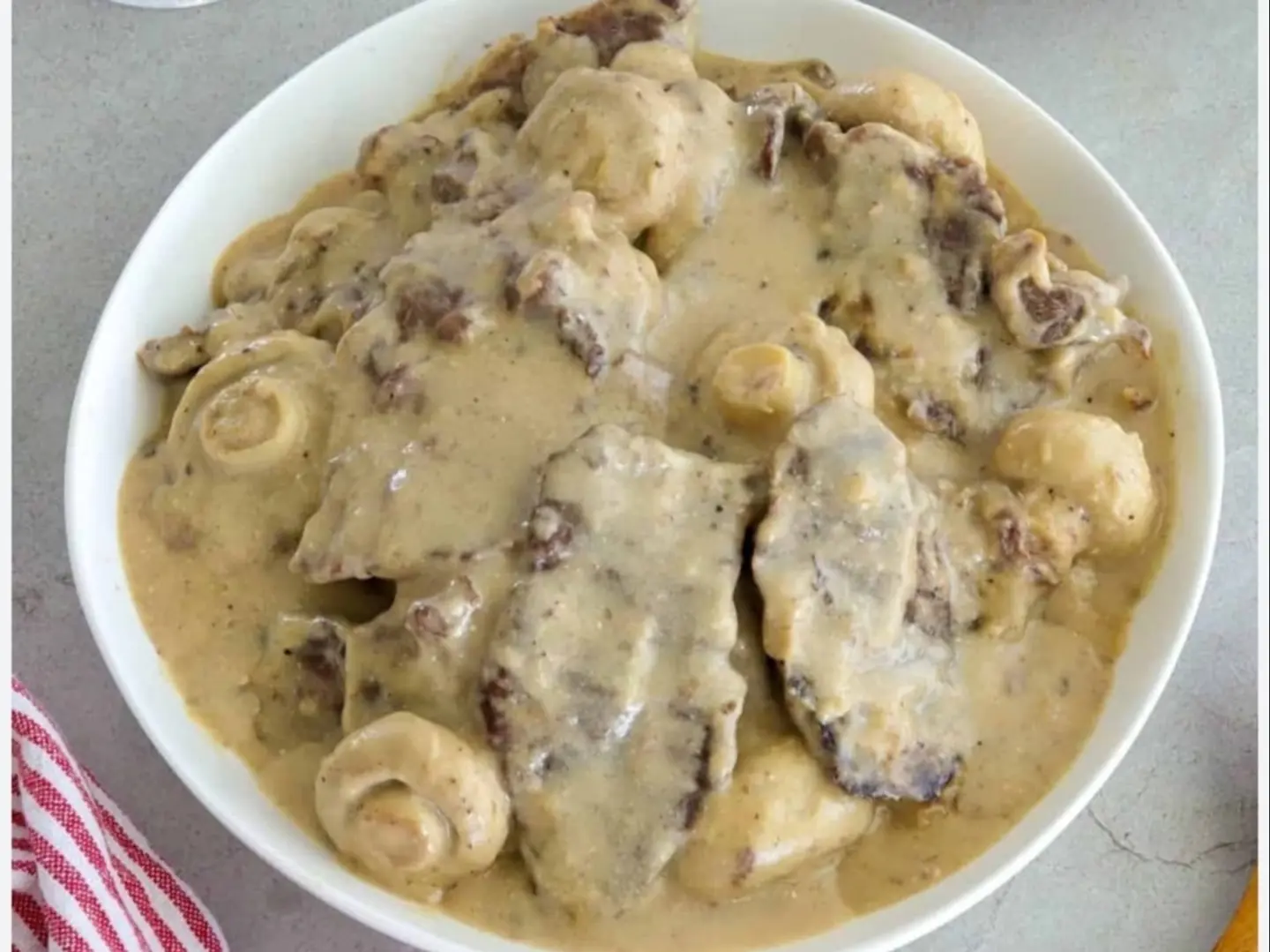 لحم البقر مع الفطر