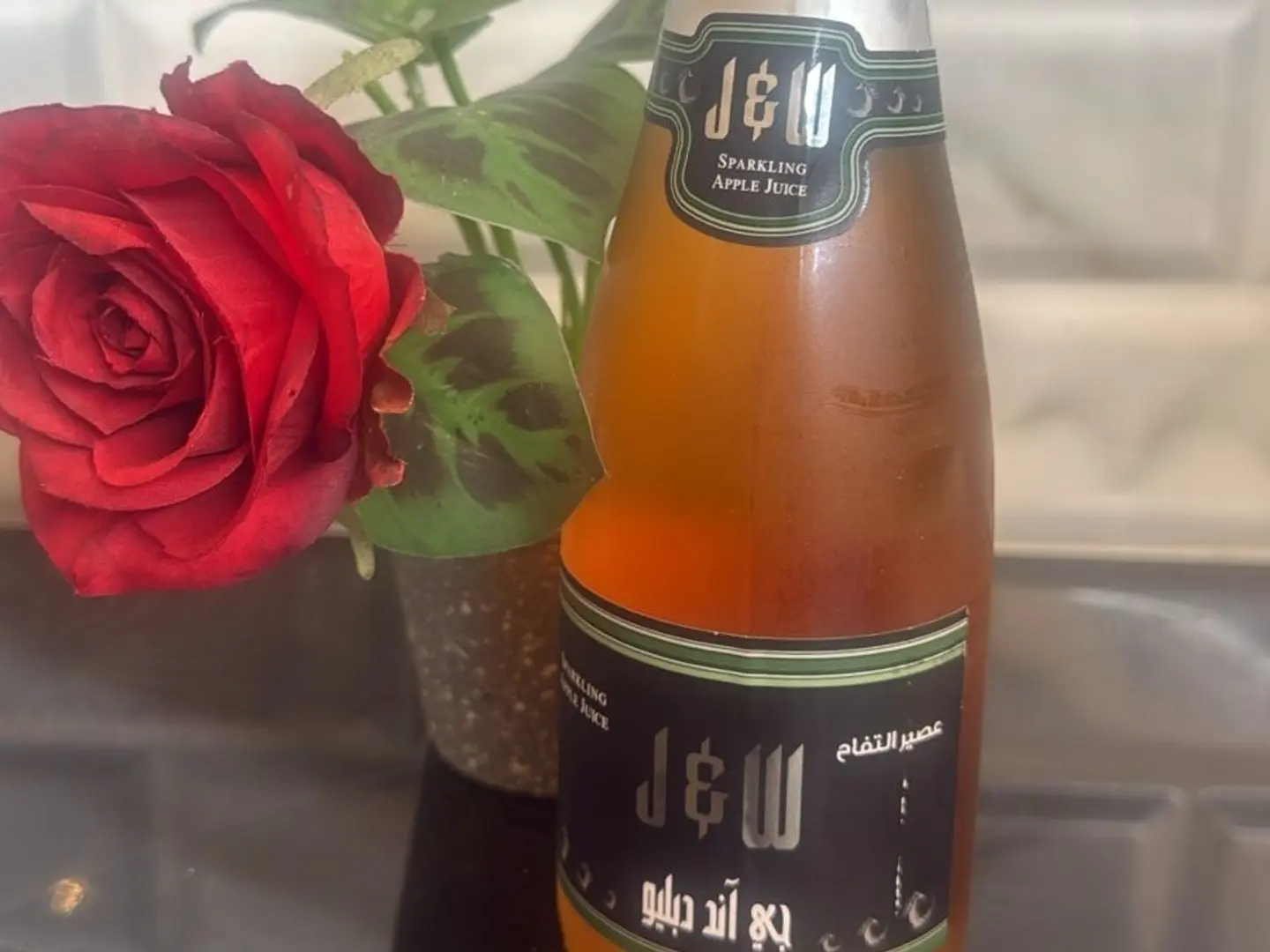 عصير التفاح الفوار 375 مل