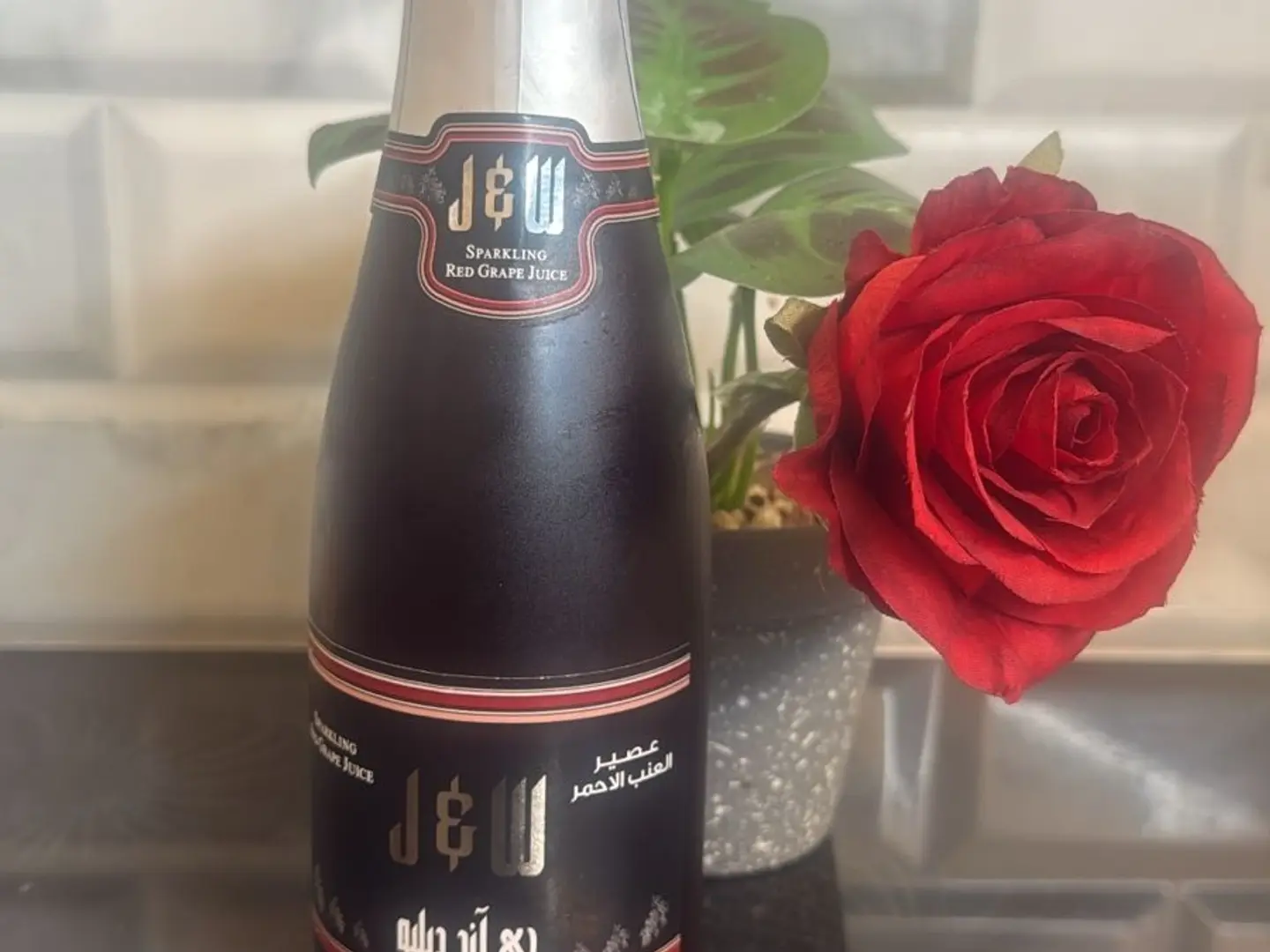 عصير عنب أحمر فوار 750 مل