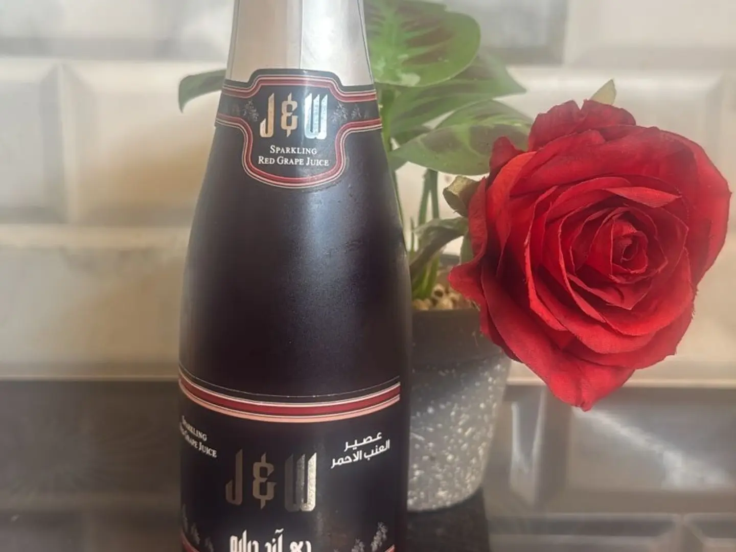 عصير عنب أحمر فوار 375 مل