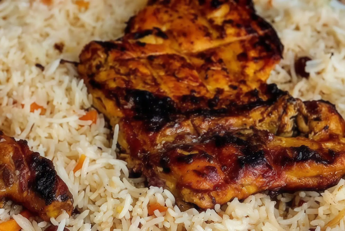نصف حبه دجاج مع الأرز