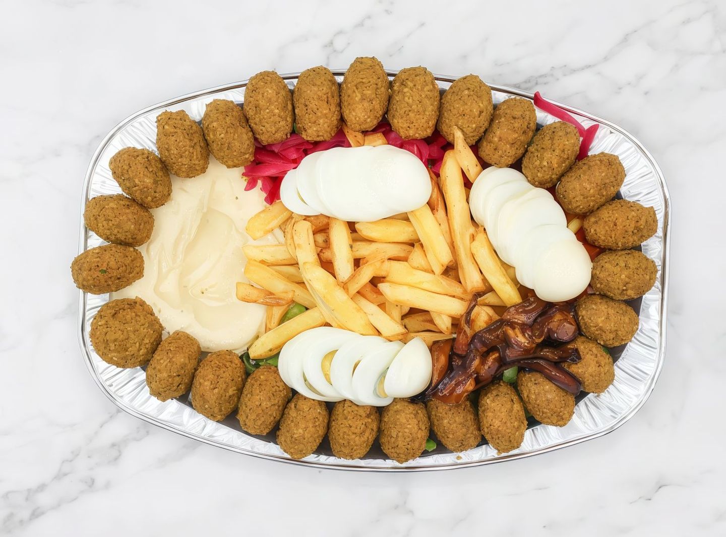 صحن فلافل عادي و محشي كبير, مع اختيارك من 2 من المشروب الغازي