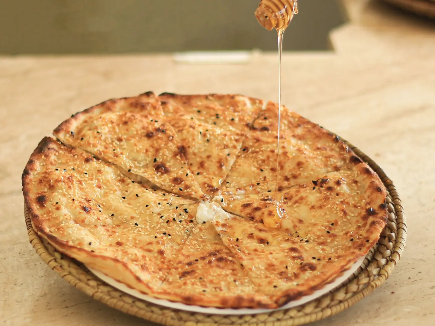 خبز قشطه وعسل