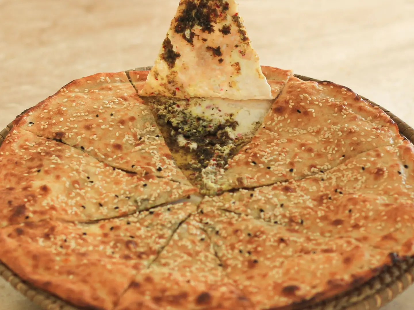 خبز لبنه وزعتر