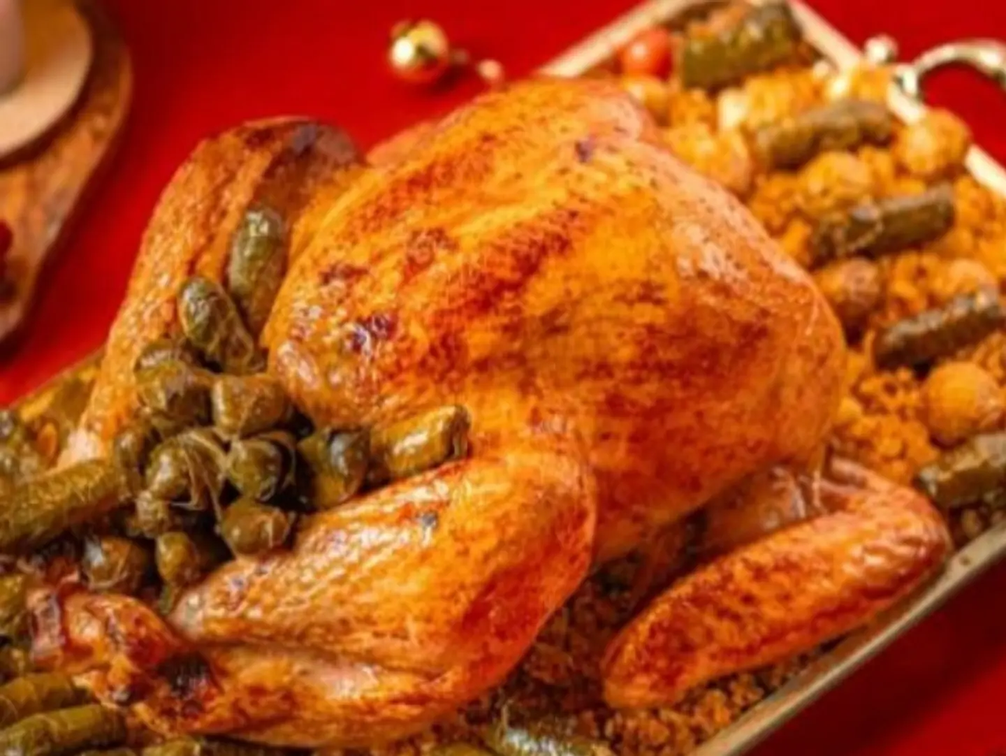 ديك رومي علي محشي ورق عنب