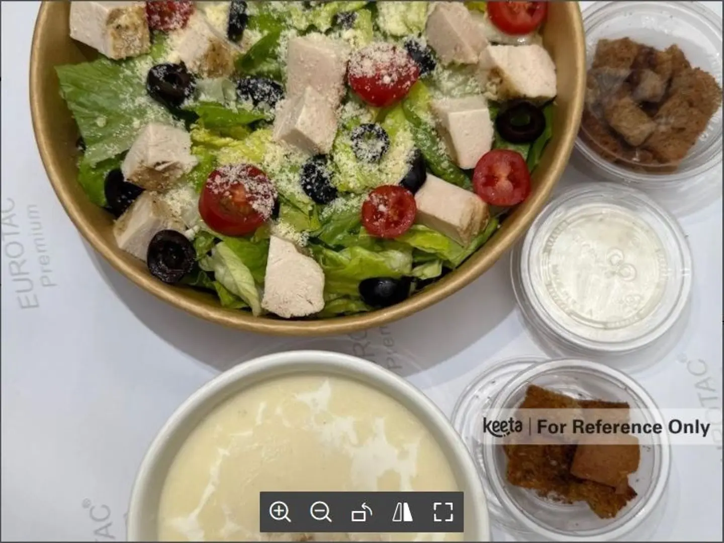 سلطة سيزر مع شوربة كريمة الدجاج