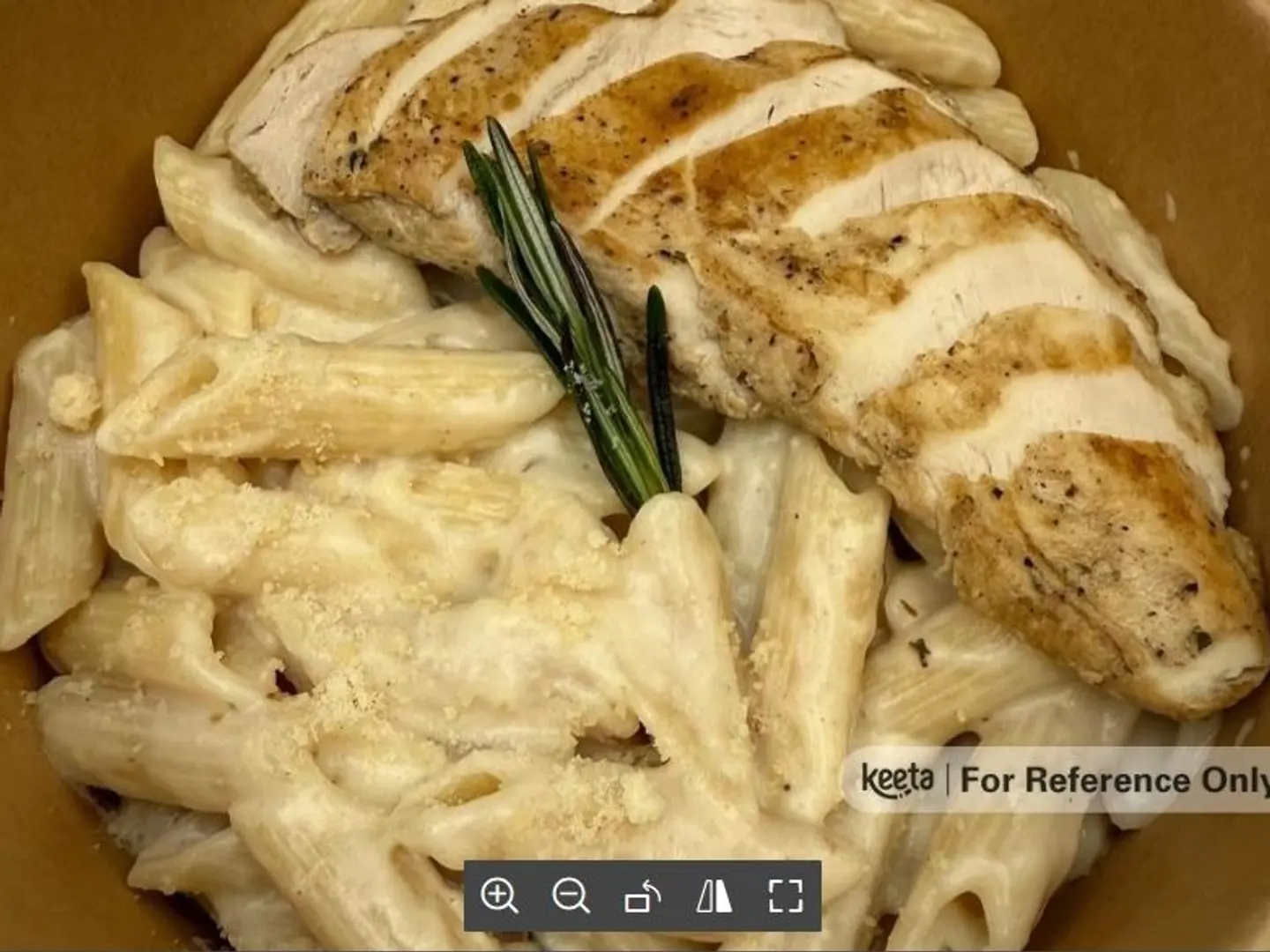 باستا بالدجاج المشوي مع الصلصة البيضاء