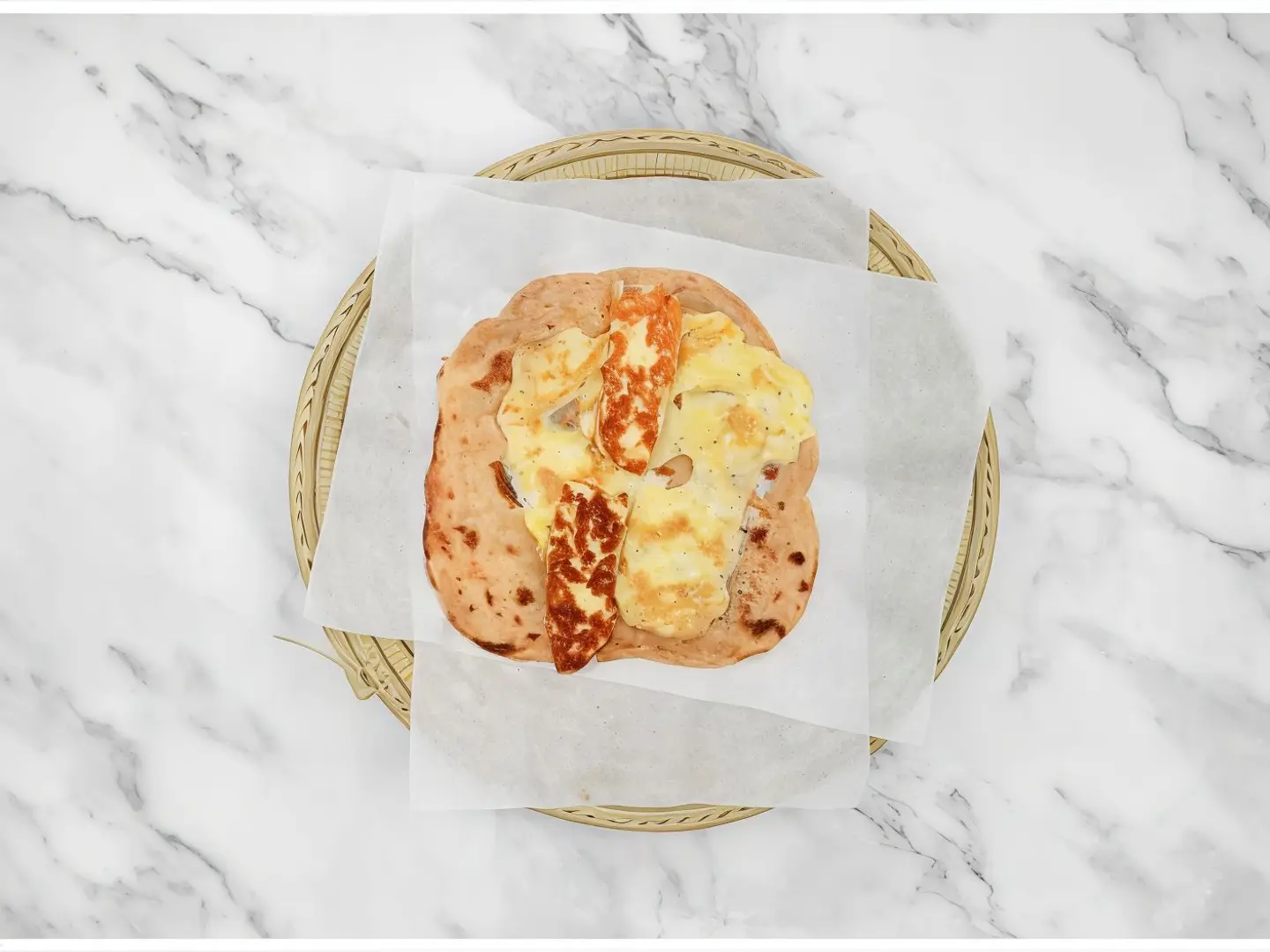 فطيرة بيض مع جبن حلوم