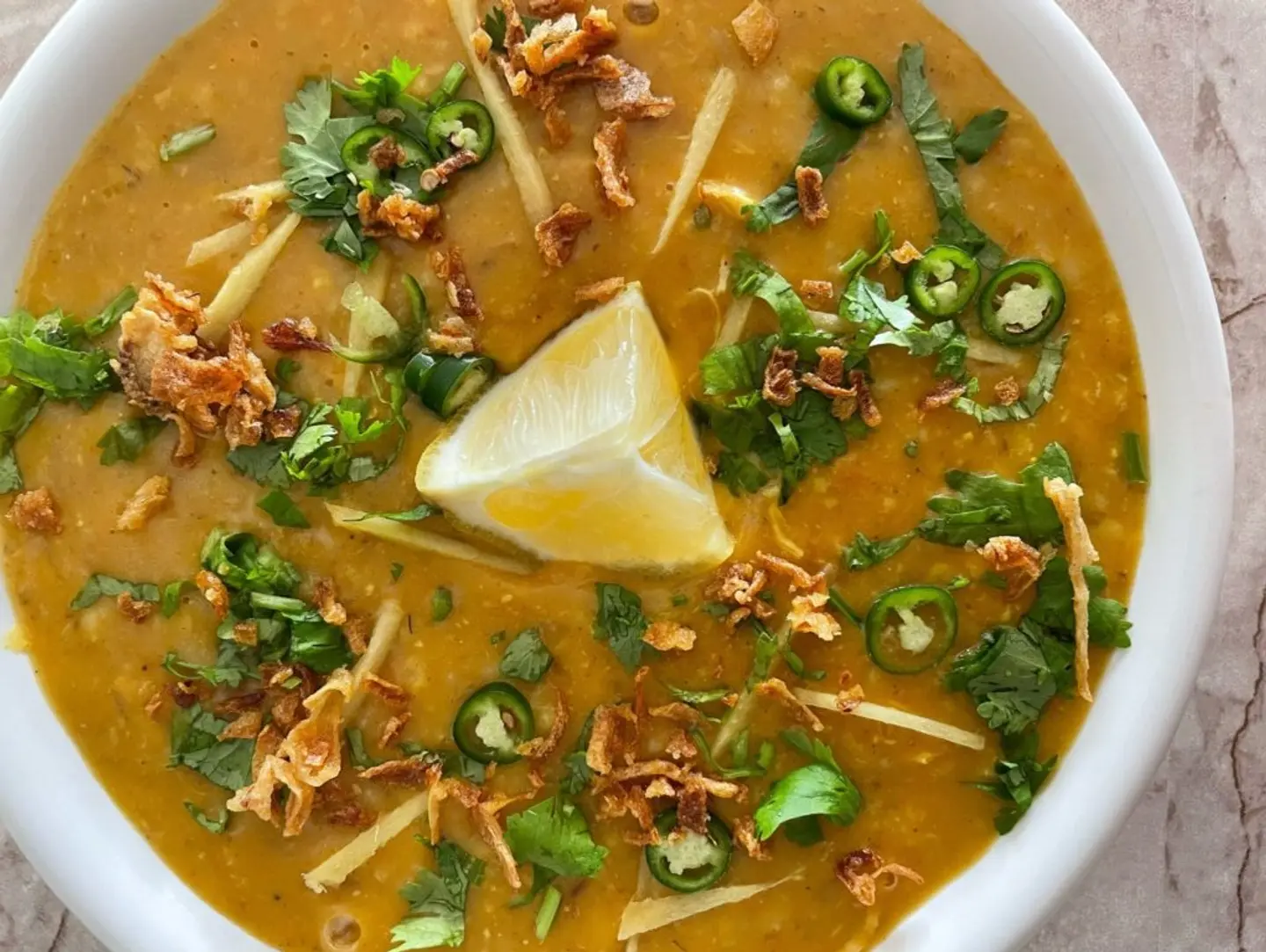 Chicken Haleem Served With One Naan - Regular