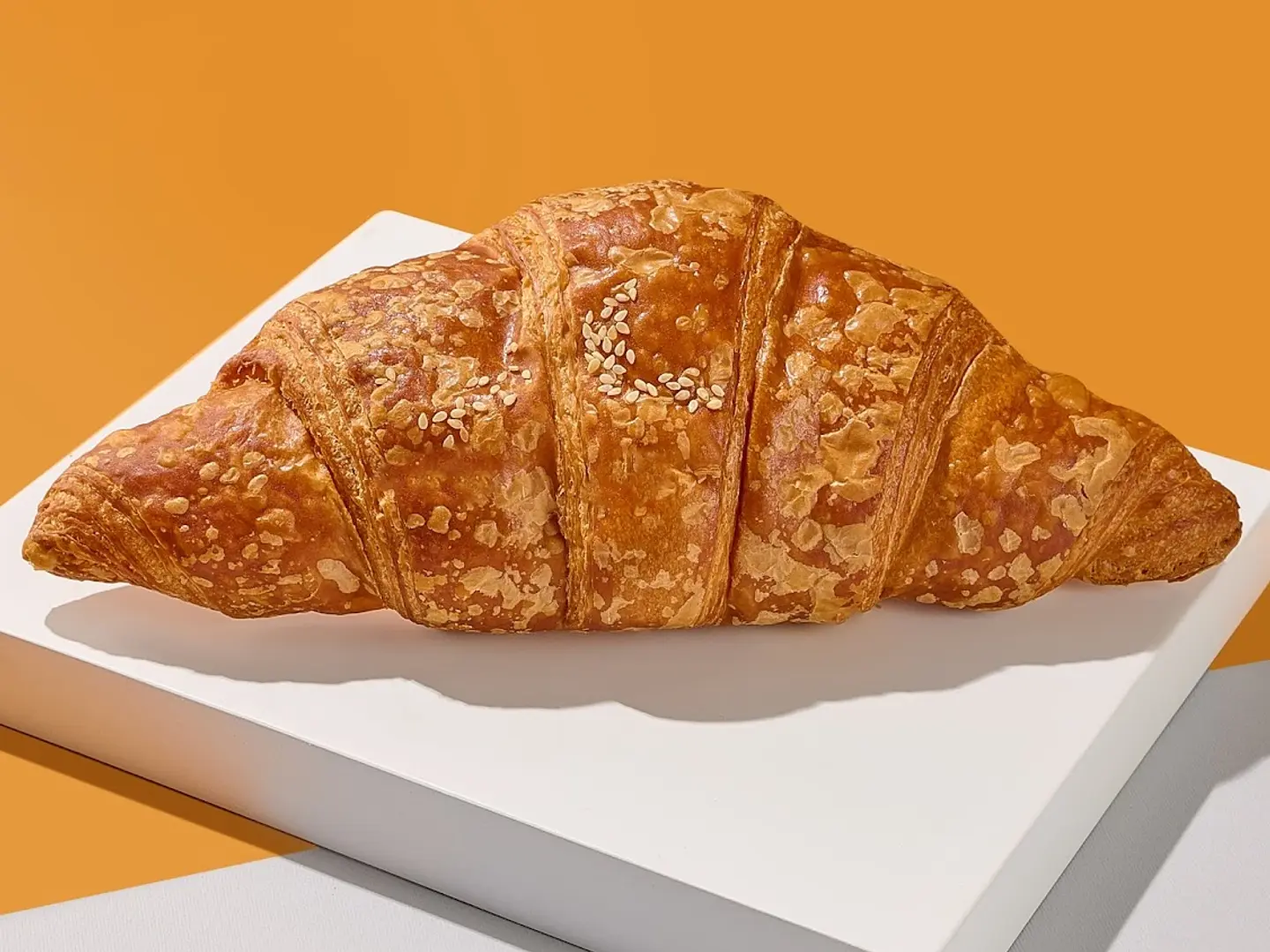 كرواسون بالجبنة الصفراء